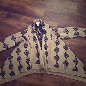 Aztec beige sweater in very good condition